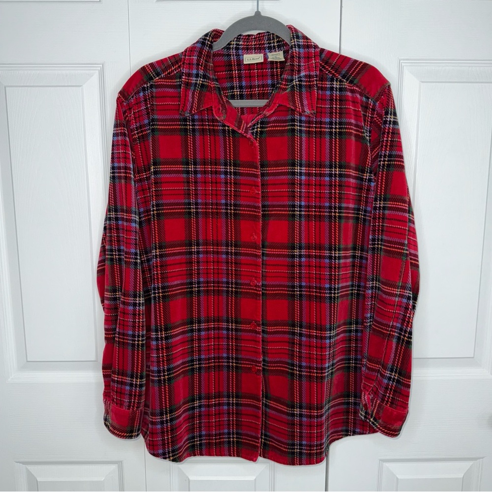 L.L. Bean Women’s‎ Red and Black Plaid Cotton Velvet Feel Button Down XL